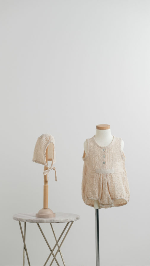 家族写真のレンタル衣装: lemonade / ベージュロンパース