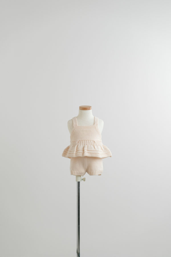 家族写真のレンタル衣装: lemonade /クリームニットセットアップ