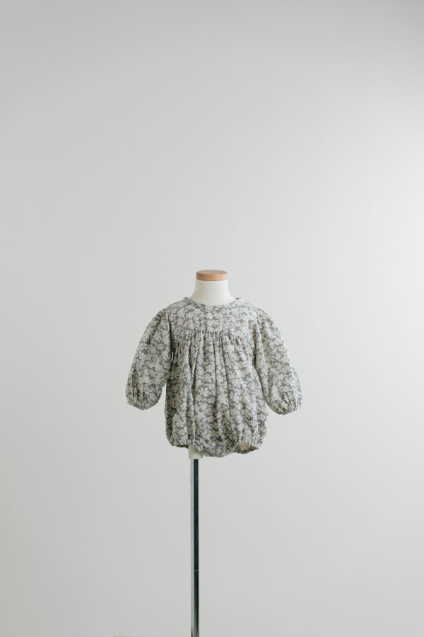 家族写真のレンタル衣装: marron /クリームトップス